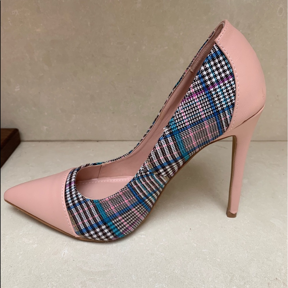 Pink leather plaid pump heels never worn